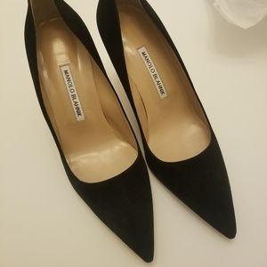 Manolo blahnik black suede BB pumps